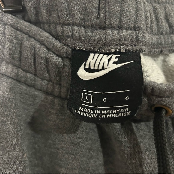 Nike men’s sweatpants size large dark grey cargo pocket with drawstring - Picture 4 of 7